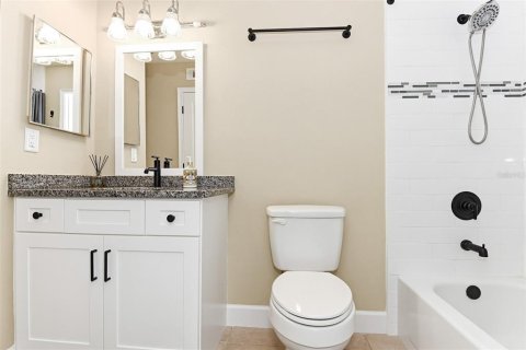 Condo in South Daytona, Florida, 2 bedrooms № 2103900 - photo 23