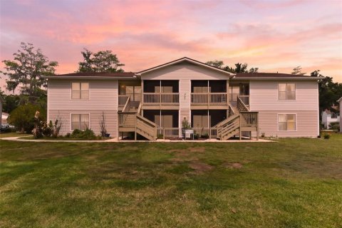 Condo in South Daytona, Florida, 2 bedrooms № 2103900 - photo 2