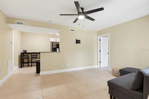 Condo in South Daytona, Florida, 2 bedrooms № 2103900 - photo 8