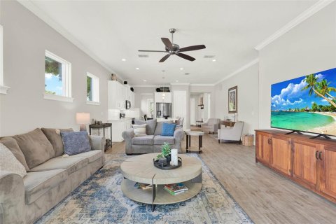 Casa en venta en Orlando, Florida, 3 dormitorios, 239.32 m2 № 1631211 - foto 12
