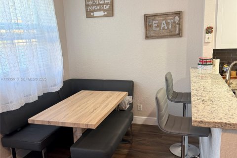 Adosado en venta en Coral Springs, Florida, 3 dormitorios, 142.7 m2 № 1993738 - foto 6