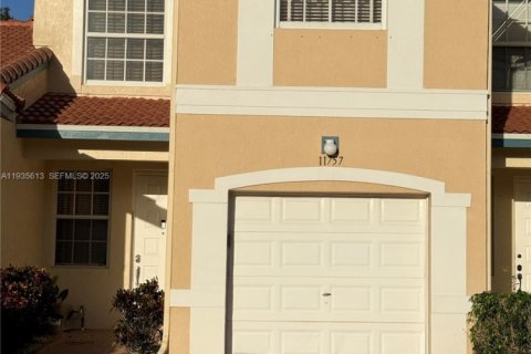 Adosado en venta en Coral Springs, Florida, 3 dormitorios, 142.7 m2 № 1993738 - foto 2