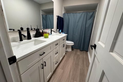 House in Brandon, Florida 4 bedrooms, 228.17 sq.m. № 1663134 - photo 7