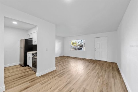 Condo in Tampa, Florida, 1 bedroom  № 1835795 - photo 6