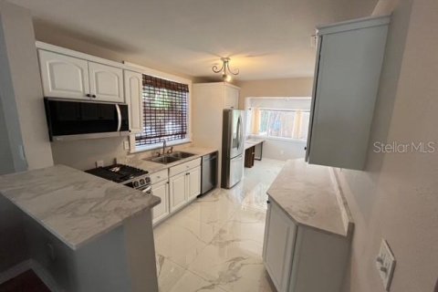 Casa en alquiler en Tampa, Florida, 3 dormitorios, 128.39 m2 № 1866811 - foto 4