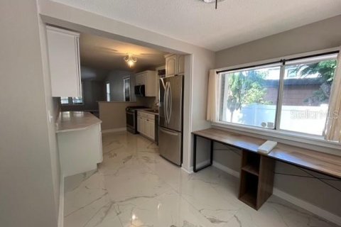 Casa en alquiler en Tampa, Florida, 3 dormitorios, 128.39 m2 № 1866811 - foto 5