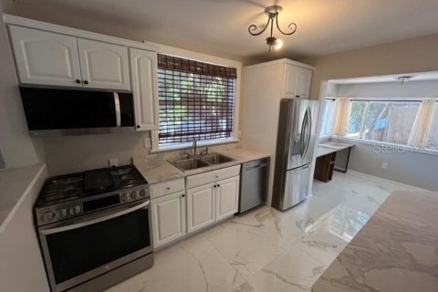Casa en alquiler en Tampa, Florida, 3 dormitorios, 128.39 m2 № 1866811 - foto 3