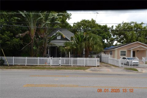 Casa en alquiler en Tampa, Florida, 3 dormitorios, 128.39 m2 № 1866811 - foto 1