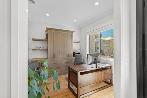 Casa en venta en Saint Petersburg, Florida, 5 dormitorios, 441.01 m2 № 2093542 - foto 18