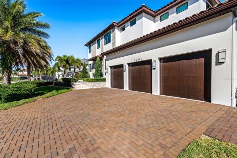 Casa en venta en Saint Petersburg, Florida, 5 dormitorios, 441.01 m2 № 2093542 - foto 14