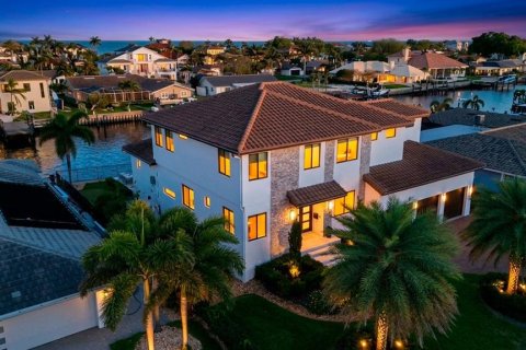 Casa en venta en Saint Petersburg, Florida, 5 dormitorios, 441.01 m2 № 2093542 - foto 4
