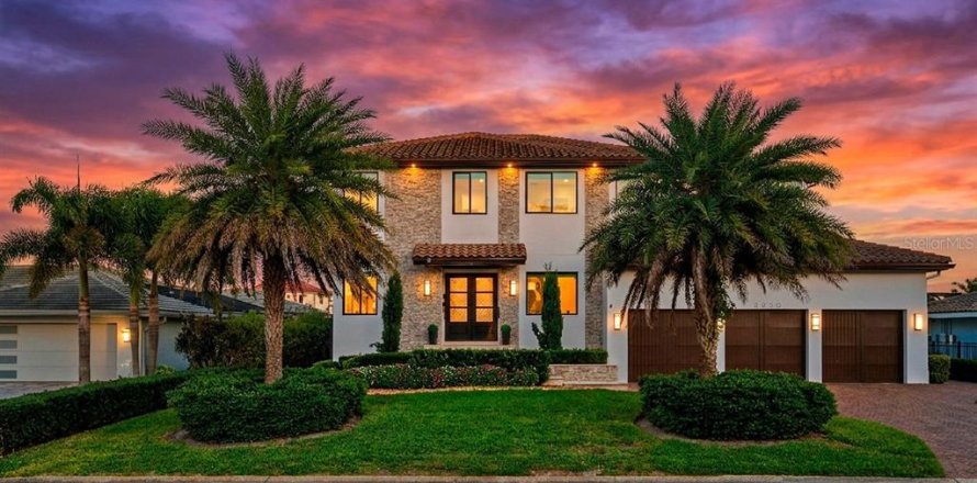 Casa en Saint Petersburg, Florida 5 dormitorios, 441.01 m2 № 2093542