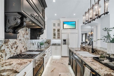 Townhouse in Saint Petersburg, Florida 4 bedrooms, 488.85 sq.m. № 2396203 - photo 8