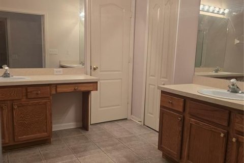 House in Wesley Chapel, Florida 4 bedrooms, 181.72 sq.m. № 2200521 - photo 10