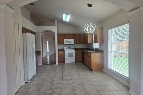House in Wesley Chapel, Florida 4 bedrooms, 181.72 sq.m. № 2200521 - photo 6