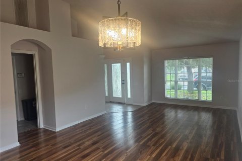 House in Wesley Chapel, Florida 4 bedrooms, 181.72 sq.m. № 2200521 - photo 2