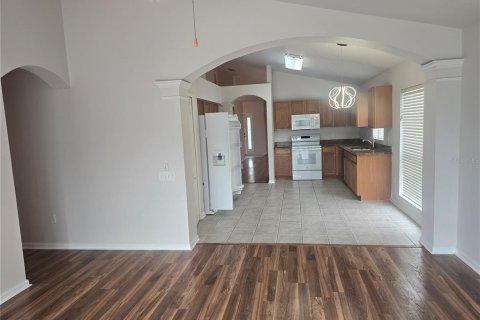 House in Wesley Chapel, Florida 4 bedrooms, 181.72 sq.m. № 2200521 - photo 7
