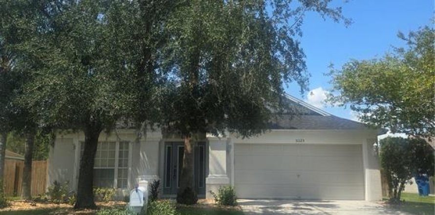 House in Wesley Chapel, Florida 4 bedrooms, 181.72 sq.m. № 2200521