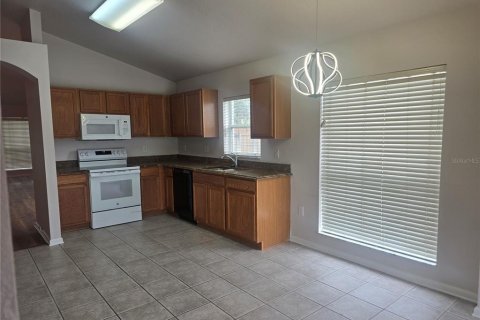 House in Wesley Chapel, Florida 4 bedrooms, 181.72 sq.m. № 2200521 - photo 5