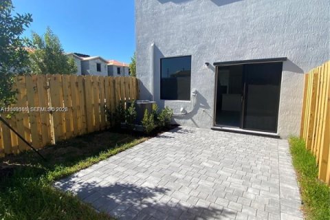 Touwnhouse à vendre à Homestead, Floride: 3 chambres, 143.53 m2 № 2170978 - photo 3