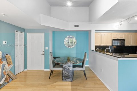 Copropriété à vendre à Miami, Floride: 2 chambres, 91.88 m2 № 2054710 - photo 3
