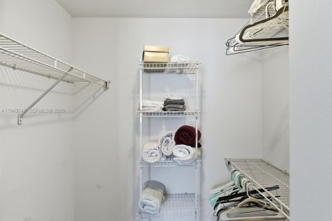 Copropriété à vendre à Miami, Floride: 2 chambres, 91.88 m2 № 2054710 - photo 14