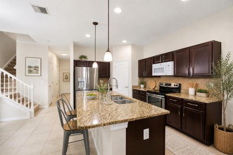 House in Riverview, Florida 4 bedrooms, 199.37 sq.m. № 2347790 - photo 9