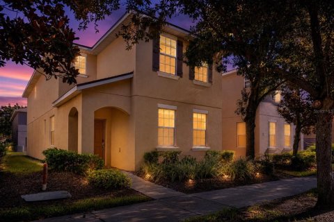 House in Riverview, Florida 4 bedrooms, 199.37 sq.m. № 2347790 - photo 2
