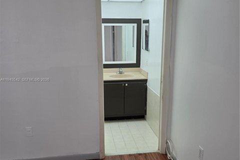 Copropriété à louer à Miami, Floride: 2 chambres, 89.65 m2 № 1997715 - photo 19