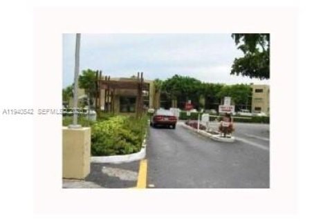 Copropriété à louer à Miami, Floride: 2 chambres, 89.65 m2 № 1997715 - photo 26