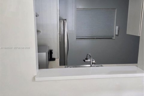 Copropriété à louer à Miami, Floride: 2 chambres, 89.65 m2 № 1997715 - photo 6