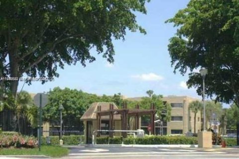 Copropriété à louer à Miami, Floride: 2 chambres, 89.65 m2 № 1997715 - photo 25