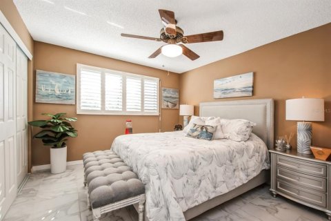 Condo in Saint Petersburg, Florida, 2 bedrooms  № 1616454 - photo 28