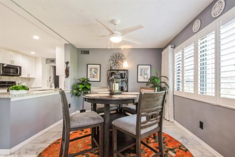 Condo in Saint Petersburg, Florida, 2 bedrooms  № 1616454 - photo 10
