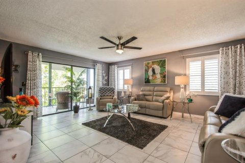 Condo in Saint Petersburg, Florida, 2 bedrooms  № 1616454 - photo 15