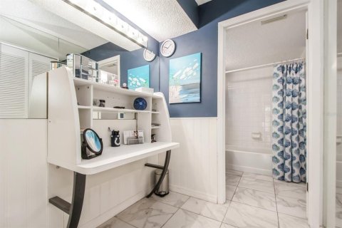 Condo in Saint Petersburg, Florida, 2 bedrooms  № 1616454 - photo 24