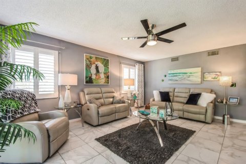 Condo in Saint Petersburg, Florida, 2 bedrooms  № 1616454 - photo 19