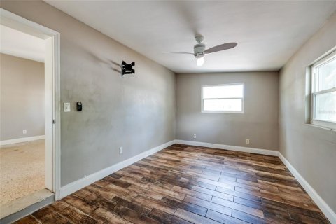 Villa ou maison à vendre à Saint Petersburg, Floride: 3 chambres, 88.07 m2 № 2201523 - photo 12