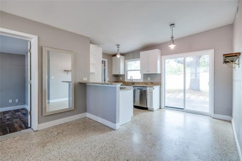 Villa ou maison à vendre à Saint Petersburg, Floride: 3 chambres, 88.07 m2 № 2201523 - photo 8