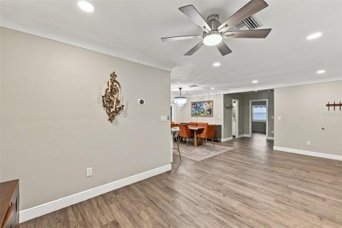 Villa ou maison à louer à Clearwater, Floride: 3 chambres, 121.52 m2 № 2426839 - photo 6