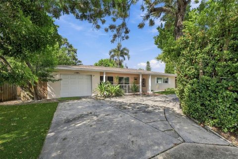 Villa ou maison à louer à Clearwater, Floride: 3 chambres, 121.52 m2 № 2426839 - photo 2