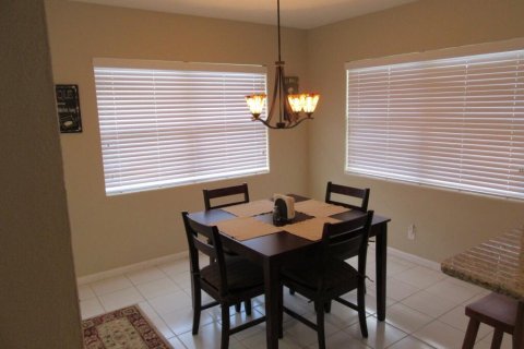 Casa en alquiler en Boynton Beach, Florida, 3 dormitorios, 190.54 m2 № 932387 - foto 1