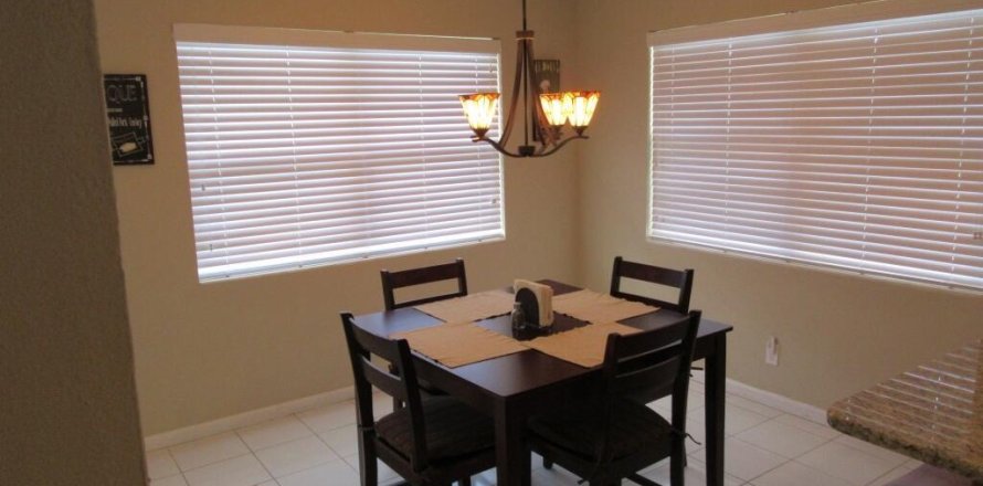 Casa en Boynton Beach, Florida 3 dormitorios, 190.54 m2 № 932387