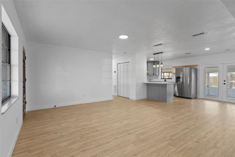 Casa en venta en Edgewater, Florida, 3 dormitorios, 159.42 m2 № 2386674 - foto 9