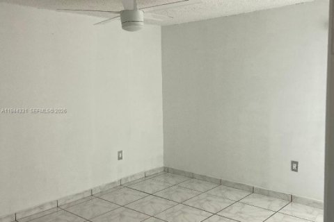 Снять в аренду кондоминиум в Майами, Флорида 2 спальни, 67.63м2, № 2001940 - фото 13