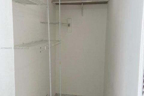 Снять в аренду кондоминиум в Майами, Флорида 2 спальни, 67.63м2, № 2001940 - фото 11