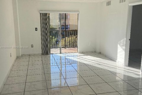 Снять в аренду кондоминиум в Майами, Флорида 2 спальни, 67.63м2, № 2001940 - фото 6