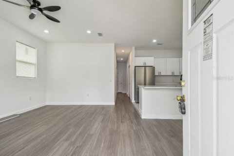 Casa en venta en Lakeland, Florida, 4 dormitorios, 128.86 m2 № 1545362 - foto 5
