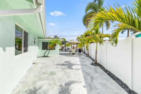 Villa ou maison à vendre à Deerfield Beach, Floride: 3 chambres, 149.02 m2 № 2087418 - photo 23