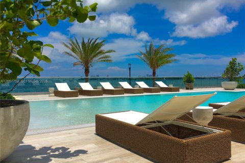 Copropriété à louer à Miami, Floride: 2 chambres, 98.48 m2 № 2169115 - photo 13